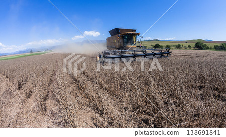 Agriculture Harvester Machine Crop Harvesting 138691841