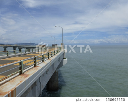 石部海上大橋,橫跨奧突海岸(靜岡縣靜岡市駿河區) 石部海上大橋,橫跨奧突海岸(靜岡縣靜岡市駿河區) 138692350