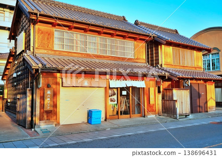 小江戶川越一番街商店街:傳統倉庫街景 小江戶川越一番街商店街:傳統倉庫街景 138696431