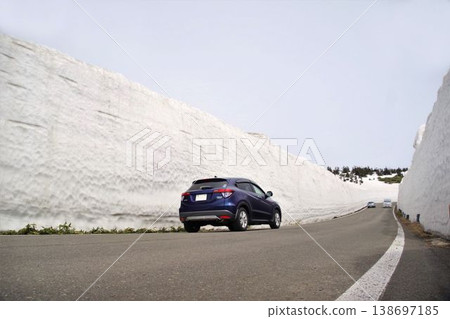 A spring drive: The snow corridor of the Hachimantai Aspite Line 138697185