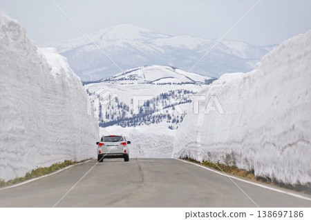A spring drive: The snow corridor of the Hachimantai Aspite Line A spring drive: The snow corridor of the Hachimantai Aspite Line 138697186