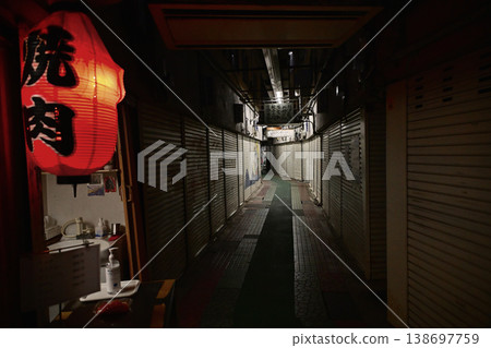 幾乎成了一座鬼城!一個日漸衰退的昭和時代平民市場。 幾乎成了一座鬼城!一個日漸衰退的昭和時代平民市場。 138697759