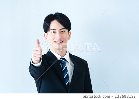 給一個好兆頭的年輕商人 138698152
