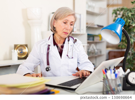 Female doctor working at medical office Female doctor working at medical office 138698664