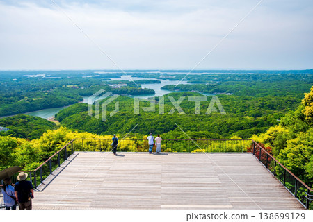 伊勢志摩國立公園(三重縣志摩市)綠意盎然的季節裡的橫山展望台 伊勢志摩國立公園(三重縣志摩市)綠意盎然的季節裡的橫山展望台 138699129