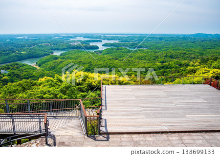 伊勢志摩國立公園（三重縣志摩市）的橫山展望台，在綠意盎然的季節 138699133