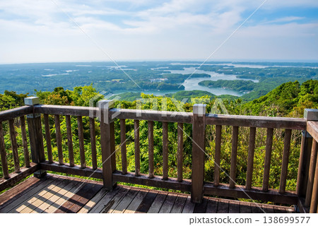 A spectacular view of Ago Bay from the Yokoyama Observatory's "Miharashi Observatory" during the fresh green season in Ise-Shima National Park (Shima City, Mie Prefecture). 138699577