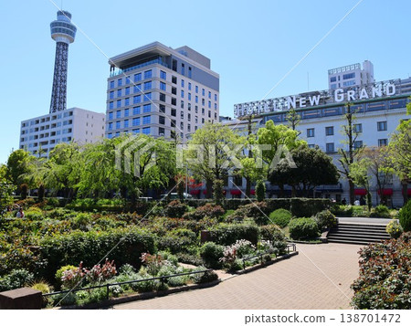 從山下公園看到的海洋塔和新格蘭德酒店 138701472