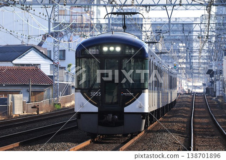 【京阪電鐵】3000系列通勤快速列車（京阪本線：森莊寺站） 138701896