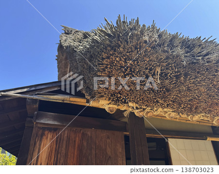 Thatched roof eaves Thatched roof eaves 138703023