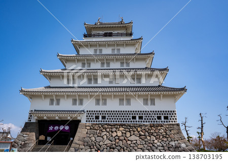 A view of Shimabara Castle (Shimabara City) 138703195