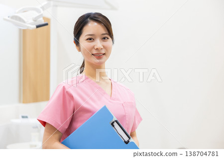 Portraits of dentists and dental hygienists Portraits of dentists and dental hygienists 138704781