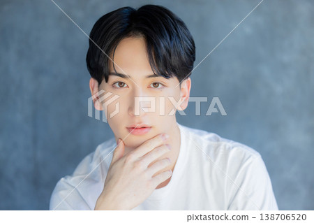 年輕男性的護膚形象 138706520