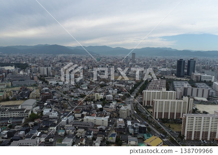從福岡市西公園拍攝的城市景觀無人機視頻 從福岡市西公園拍攝的城市景觀無人機視頻 138709966