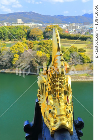 [Okayama Prefecture] The golden shachihoko roof tiles of Okayama Castle's keep and Korakuen Garden 138710056