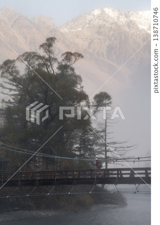 Early morning Kamikochi [Nagano Prefecture Kamikochi] 138710746