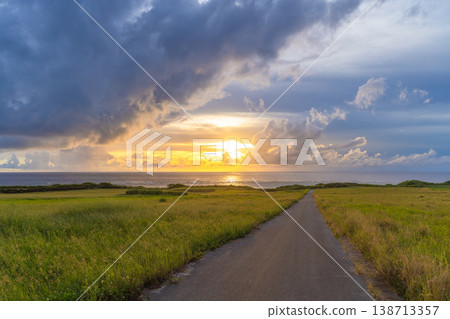 Beautiful sunset on Ie Island, a remote island in Okinawa (Part 2) Beautiful sunset on Ie Island, a remote island in Okinawa (Part 2) 138713357