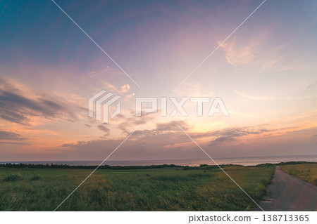 沖繩偏遠島嶼伊江島美麗的黃昏天空（3） 138713365