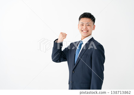 年輕男性商務拳頭泵 138713862