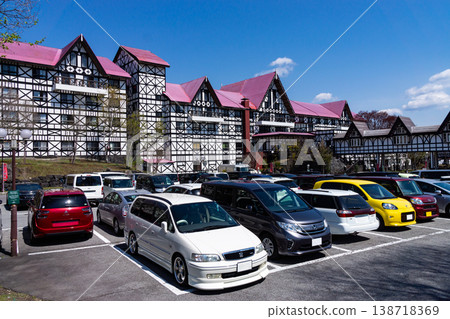 群馬縣吾妻郡妻戀村輕井澤綠廣場飯店停車場及大樓 138718369