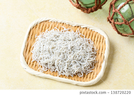 Boiled whitebait from Shizuoka Prefecture served in a basket Boiled whitebait from Shizuoka Prefecture served in a basket 138720220