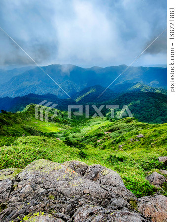夏季攀登岩菅山（從岩菅山頂峰看到的景色） 138721881