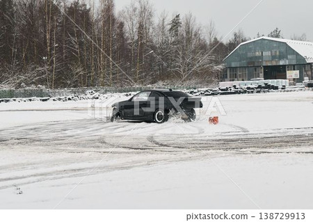 Automobile maneuvers through snow with precision and effort 138729913