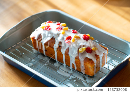 磅蛋糕配糖霜和乾果 138732008