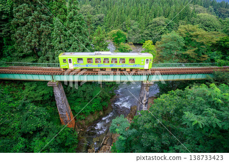 The Akita Inland Railway crosses the Arasegawa Bridge, which resembles a diorama. The Akita Inland Railway crosses the Arasegawa Bridge, which resembles a diorama. 138733423