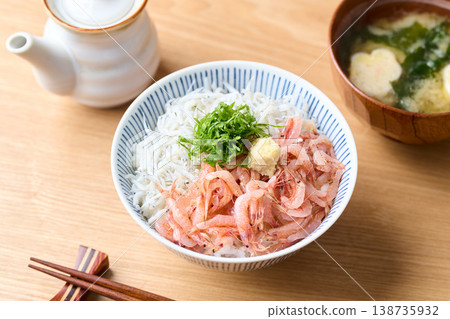 雙色米配生櫻花蝦和煮銀魚 138735932