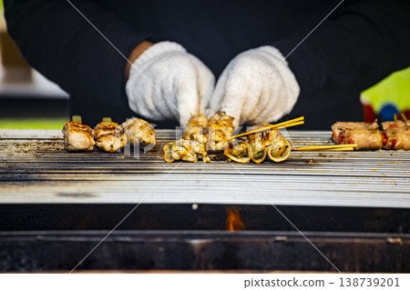 工藝:塗抹了豆漿的竹籤串,表面塗有紅糖。 工藝:塗抹了豆漿的竹籤串,表面塗有紅糖。 138739201