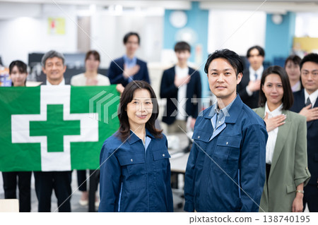 支援安全管理的工作人員 138740195