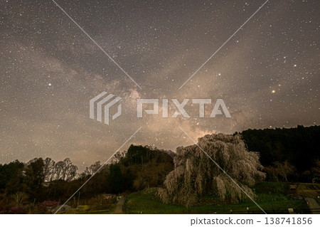 銀河系上空的銀河系 138741856