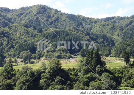 新潟縣十日町市木倉澤地區353號國道沿線風光 新潟縣十日町市木倉澤地區353號國道沿線風光 138741923
