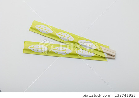 白色背景上的筷子圖片 白色背景上的筷子圖片 138741925