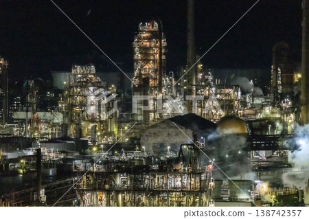 Factory night view and huge plumes of smoke Factory night view and huge plumes of smoke 138742357