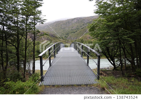 [Patagonia] Directions to Grey Lookout 138743524