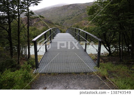 [Patagonia] Directions to Grey Lookout 138743549