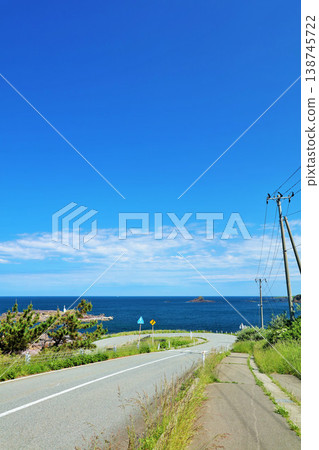 Akita Prefecture Road on the Oga Peninsula under the blue sky 138745722