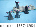 A family of mice, hand-made from a cardboard egg box. An eco-friendly idea for reuse, decorations for Easter, a gift for dad, mom, on family day. 138746984