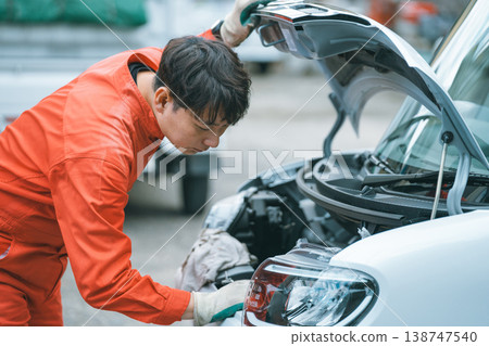 Auto mechanic Auto mechanic 138747540