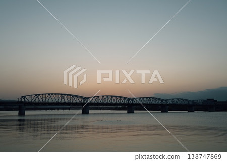 早上在河床上 早上在河床上 138747869