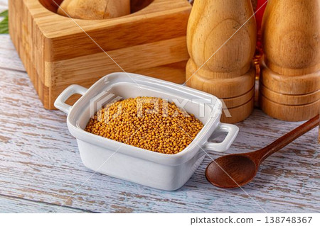 Raw dry aroma flavour mustard seeds Raw dry aroma flavour mustard seeds 138748367