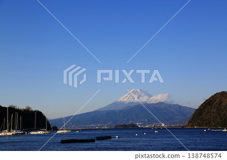Mount Fuji in winter, as seen from northern Izu Mount Fuji in winter, as seen from northern Izu 138748574