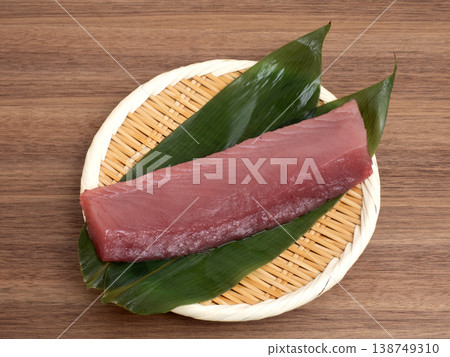 Yellowfin tuna sashimi Yellowfin tuna sashimi 138749310