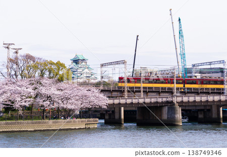 火車和櫻花 火車和櫻花 138749346