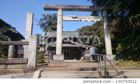 埼玉縣埼玉市!秋葉神社的鳥居和神社名牌。 埼玉縣埼玉市!秋葉神社的鳥居和神社名牌。 138750012