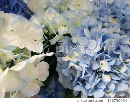Artificial hydrangeas 138750064