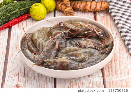Raw fresh raw wild prawn 138750816