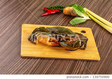 Raw big crab for cooking Raw big crab for cooking 138750900